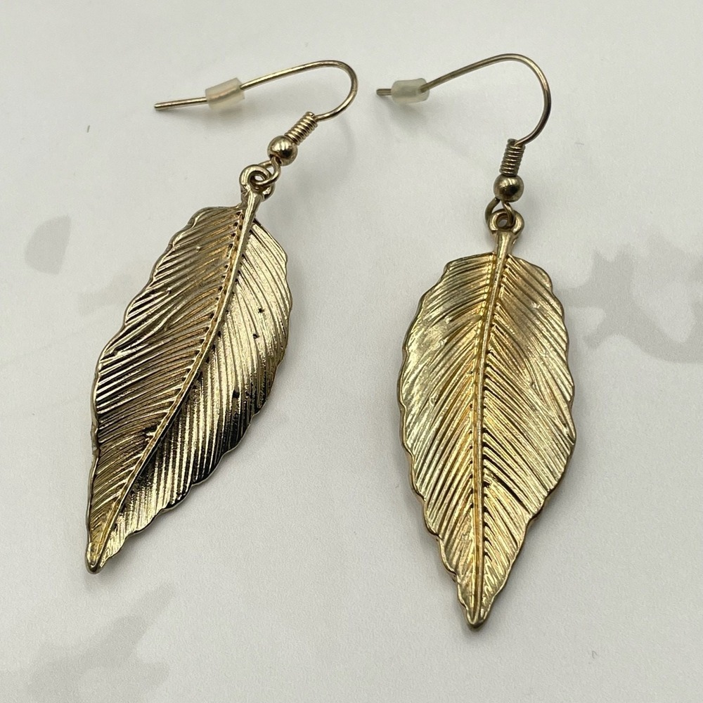 Vintage Gold Tone Leaf Feather Dangle Earrings Long Hook Lightweight Boho Hippie